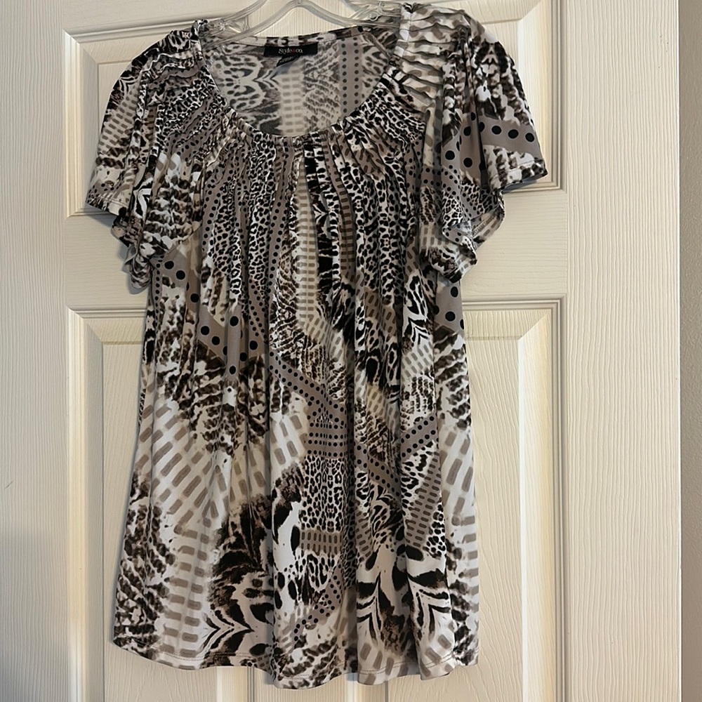 Style&co. Size M Brown, white and tan print shirt sleeve top